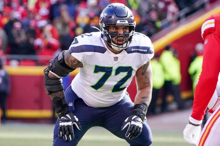 Seattle Seahawks offensive tackle Abraham Lucas (72) at the line of scrimmage against the Kansas City Chiefs during the game at GEHA Field at Arrowhead Stadium.